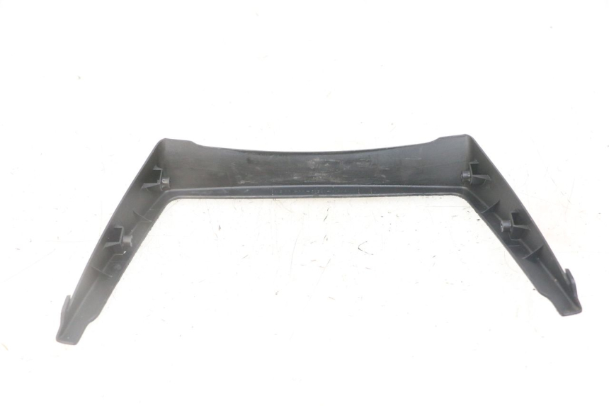 photo de GIUNZIONE CARROZZERIA POSTERIORE INFERIORE SUZUKI GS GSE 500 (2001 - 2003) - Dettaglio del componente