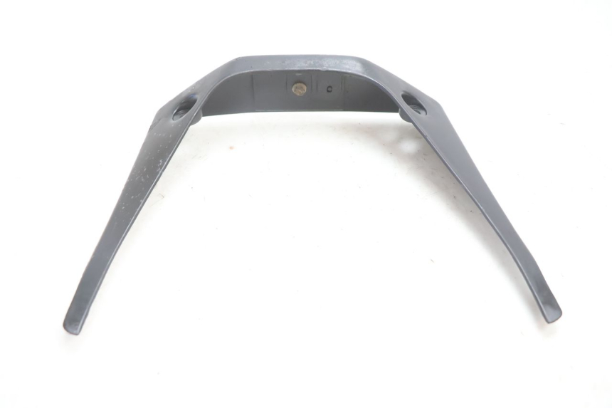photo de CARENA POSTERIORE CONGIUNZIONE INFERIORE SUZUKI GSX F GSXF 750 (1988 - 1998) - Primo piano tecnico
