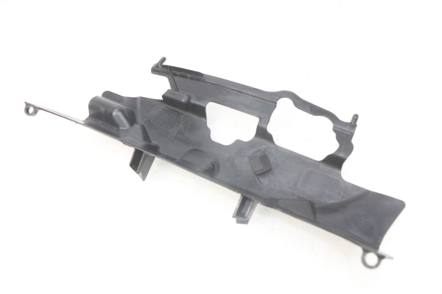 photo de Giunzione carenatura posteriore inferiore SUZUKI GSX-R GSXR 750 (2011 - 2016) - Vista principale