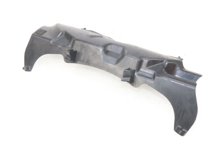 photo de Giunzione carenatura posteriore inferiore SUZUKI GSX-R GSXR 750 (2011 - 2016) - Dettaglio del componente