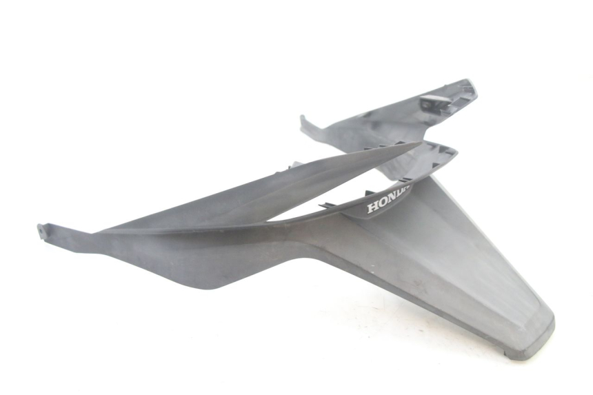 photo de CARENA POSTERIORE CONGIUNZIONE INFERIORE HONDA FORZA 125 (2021 - 2025) - Dettaglio del componente