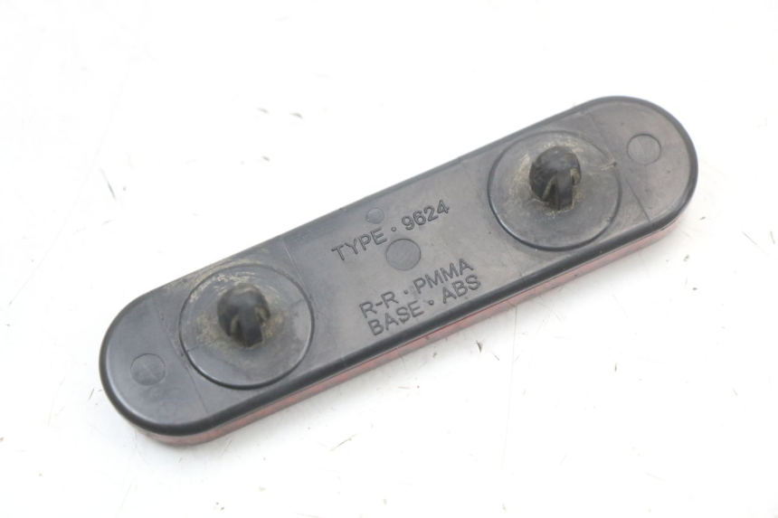 photo de CARENA POSTERIORE CONGIUNZIONE INFERIORE PEUGEOT KISBEE 4T 50 (2010 - 2017) - Zoom sullo stato d'uso