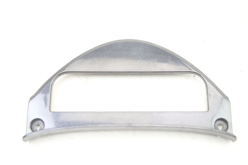 photo de Giunzione carenatura posteriore inferiore KYMCO GRAND DINK 125 (2008 - 2014) - Dettaglio del componente