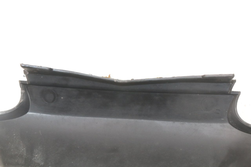 photo de GIUNZIONE PARAFANGO POSTERIORE INFERIORE PIAGGIO MP3 LT 400 (2007 - 2012) - Primo piano tecnico