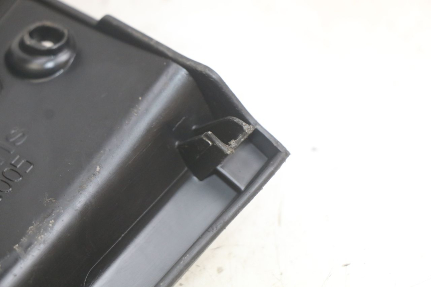 photo de GIUNZIONE PARAFANGO POSTERIORE INFERIORE PIAGGIO MP3 LT 400 (2007 - 2012) - Dettaglio del componente