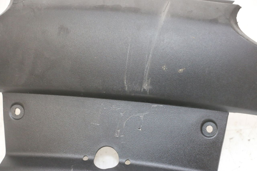 photo de CARENA POSTERIORE CONGIUNZIONE INFERIORE PIAGGIO MP3 LT 300 (2010 - 2016) - Dettaglio del componente