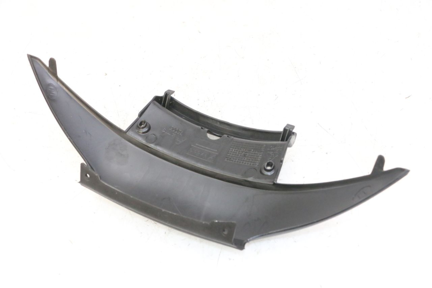 photo de CARENA POSTERIORE CONGIUNZIONE INFERIORE PIAGGIO MP3 LT 300 (2010 - 2016) - Primo piano tecnico