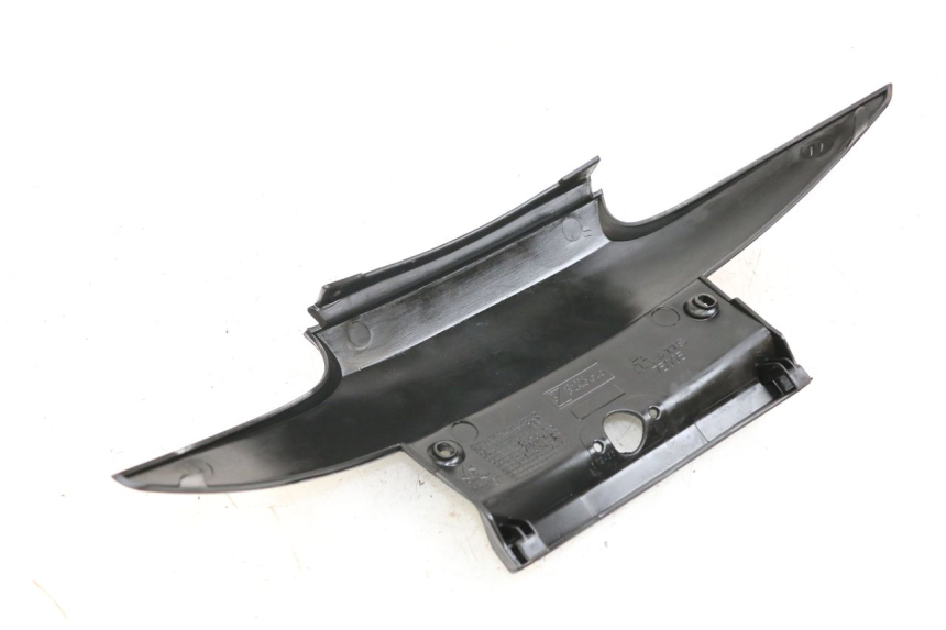 photo de Giunzione carenatura posteriore inferiore PIAGGIO MP3 500 (2011 - 2015) - Dettaglio del componente