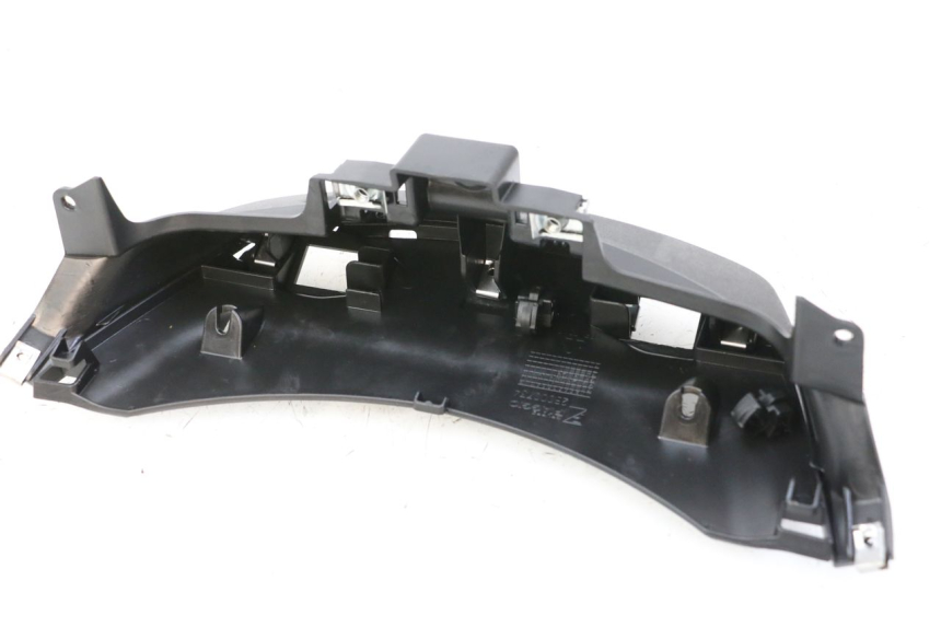 photo de CARENA POSTERIORE CONGIUNZIONE INFERIORE PIAGGIO MP3 500 (2014 - 2017) - Zoom sullo stato d'uso