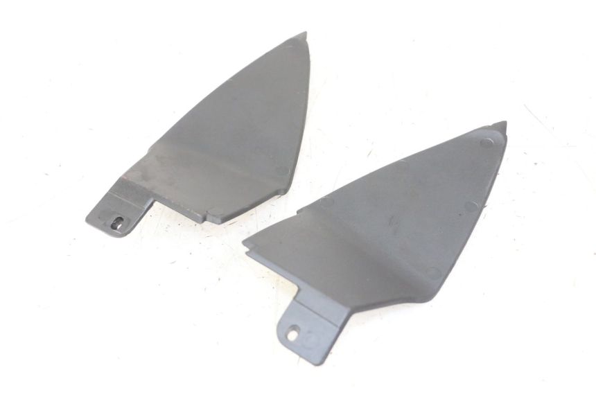 photo de CARENA POSTERIORE CONGIUNZIONE INFERIORE PIAGGIO NEW TYPHOON 50 (2010 - 2017) - Zoom sullo stato d'uso