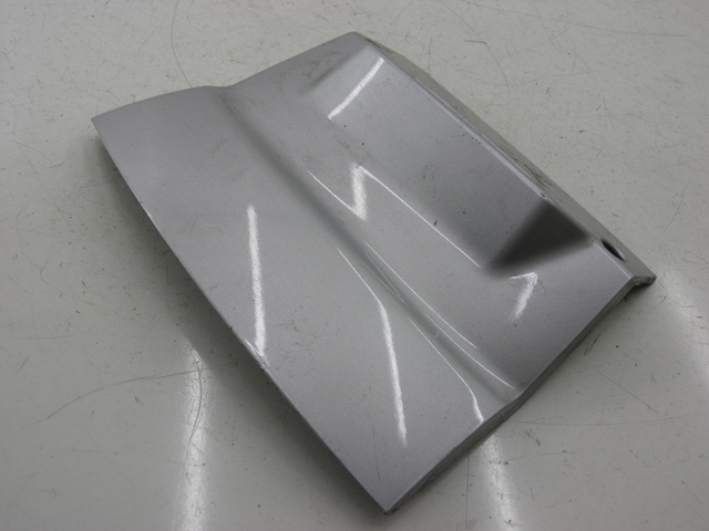 photo de Giunzione carenatura posteriore inferiore PIAGGIO X8 STREET 125 (2006 - 2007) - Zoom sullo stato d'uso