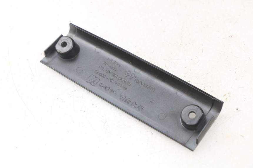 photo de Giunzione carenatura posteriore inferiore DAELIM S2 FI 125 (2008 - 2017) - Dettaglio del componente