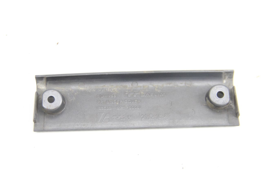 photo de Giunzione carenatura posteriore inferiore DAELIM S2 125 (2006 - 2007) - Zoom sullo stato d'uso