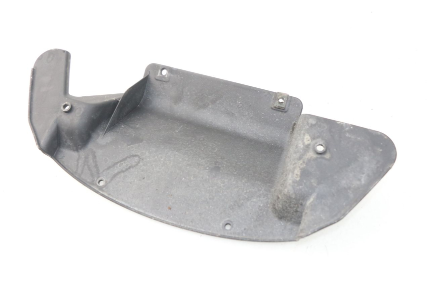 photo de Giunzione carenatura posteriore inferiore DAELIM S3 125 (2010 - 2017) - Dettaglio del componente