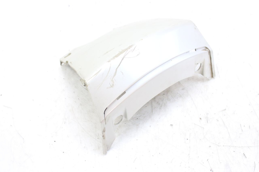 photo de GIUNZIONE PARAFANGO POSTERIORE INFERIORE PEUGEOT SATELIS 125 (2010 - 2012) - Dettagli dei punti di fissaggio