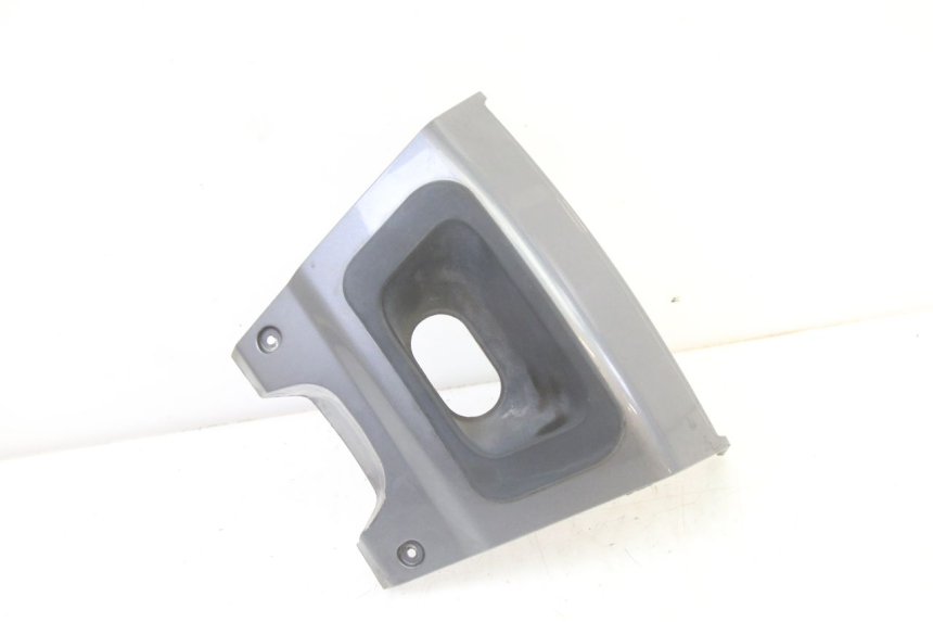 photo de CARENA POSTERIORE CONGIUNZIONE INFERIORE PEUGEOT SATELIS 250 (2006 - 2012) - Dettaglio del componente