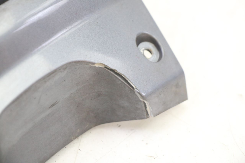 photo de CARENA POSTERIORE CONGIUNZIONE INFERIORE PEUGEOT SATELIS 250 (2006 - 2012) - Primo piano tecnico