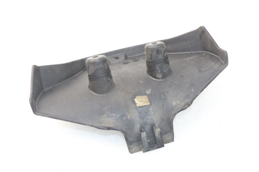 photo de Giunzione carenatura posteriore inferiore TRIUMPH SPRINT ST ABS 1050 (2005 - 2007) - Zoom sullo stato d'uso