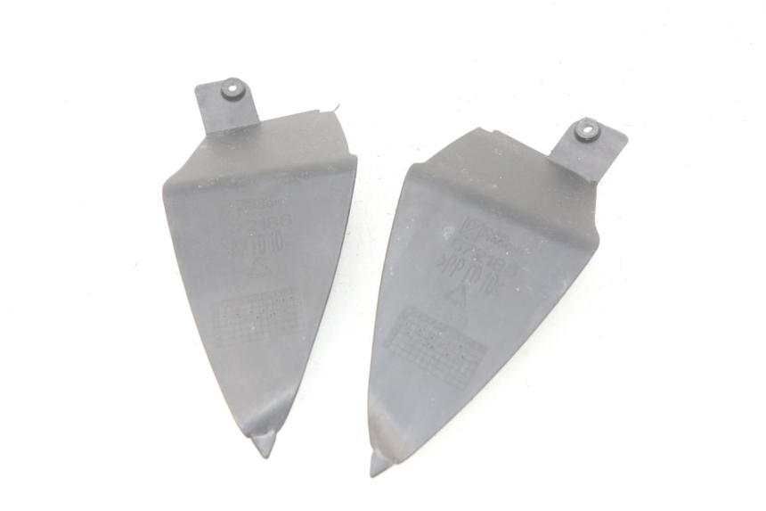 photo de GIUNZIONE PARAFANGO POSTERIORE INFERIORE APRILIA SR 2T 50 (2012 - 2017) - Dettaglio del componente