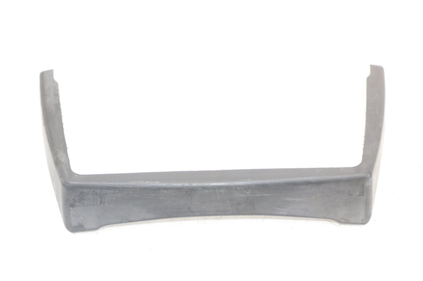 photo de CARENA POSTERIORE CONGIUNZIONE INFERIORE SUZUKI GS F 500 (2004 - 2007) - Zoom sullo stato d'uso