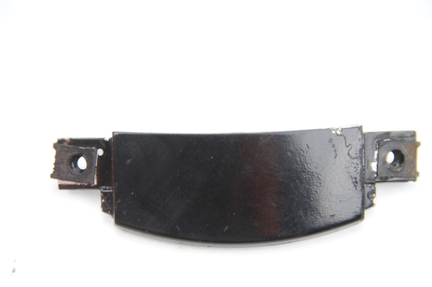 photo de Giunzione carenatura posteriore inferiore SUZUKI UC EPICURO 125 (1999 - 2003) - Vista principale