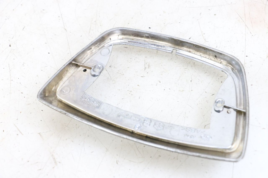 photo de Giunzione carenatura posteriore inferiore PIAGGIO VESPA LX 2T 50 (2005 - 2013) - Altra angolazione