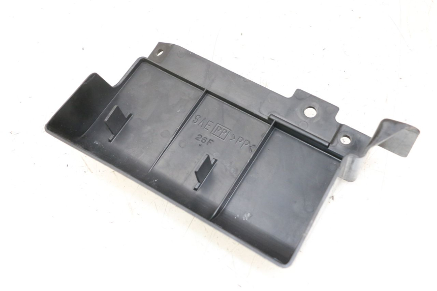 photo de Giunzione carenatura posteriore inferiore SUZUKI VL INTRUDER 125 (2004 - 2007) - Vista principale