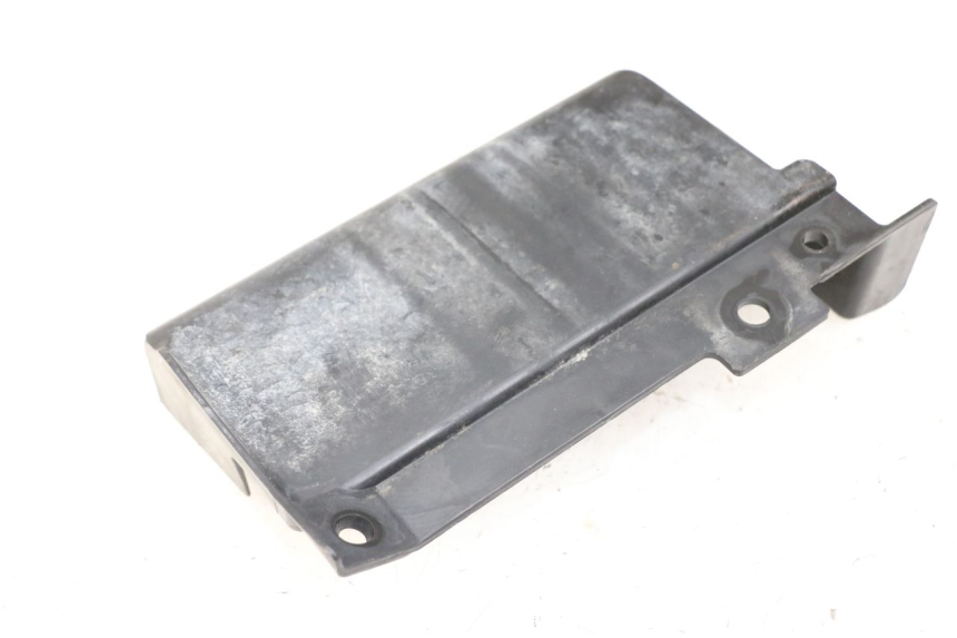 photo de Giunzione carenatura posteriore inferiore SUZUKI VL INTRUDER 125 (2004 - 2007) - Dettaglio del componente