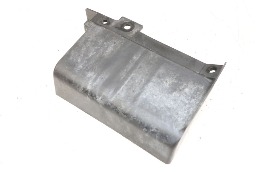 photo de Giunzione carenatura posteriore inferiore SUZUKI VL INTRUDER 125 (2004 - 2007) - Zoom sullo stato d'uso