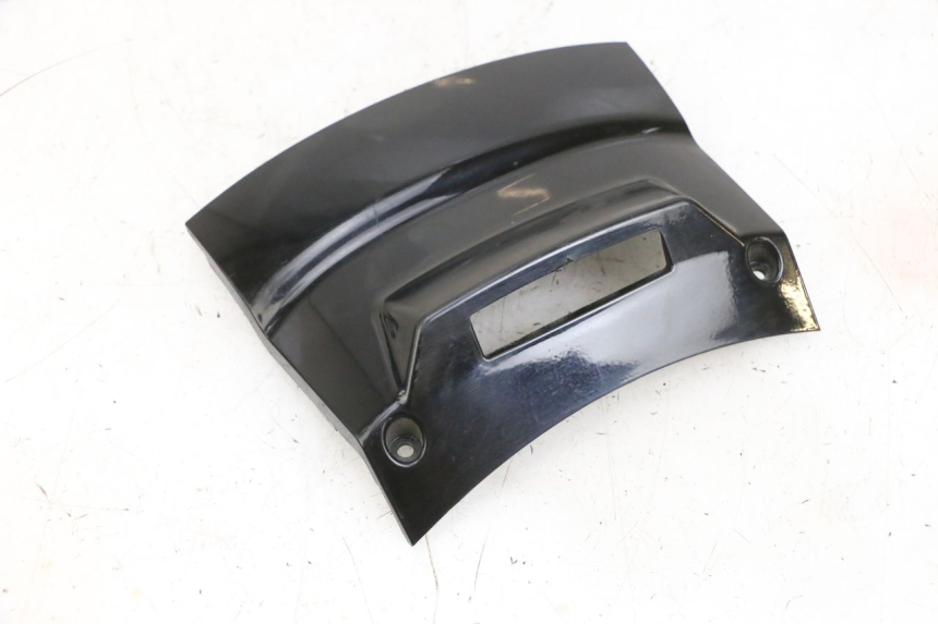 photo de Giunzione carenatura posteriore inferiore PIAGGIO X8 125 (2004 - 2007) - Vista principale