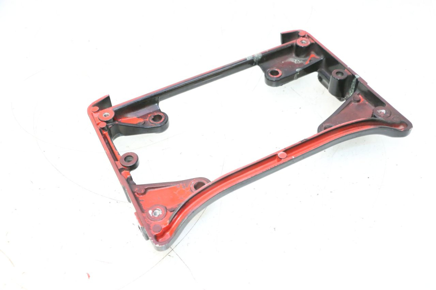 photo de CARENA POSTERIORE CONGIUNZIONE INFERIORE HONDA XRV AFRICA TWIN 750 (1990 - 1992) - Dettagli dei punti di fissaggio