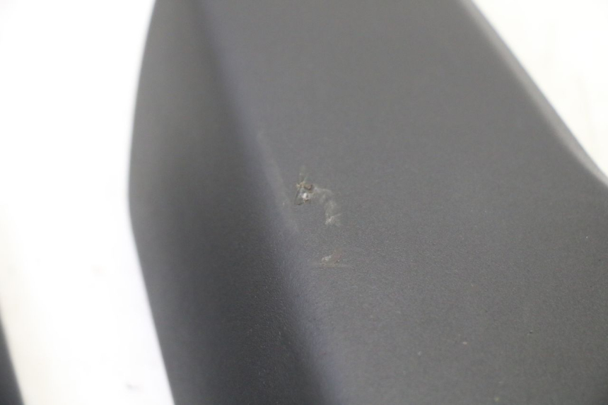 photo de GIUNZIONE PARAFANGO POSTERIORE PEUGEOT KISBEE 4T 50 (2018 - 2022) - Zoom sullo stato d'uso