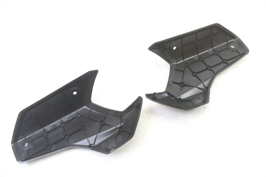 photo de GIUNZIONE PARAFANGO POSTERIORE PEUGEOT KISBEE 4T 50 (2018 - 2022) - Primo piano tecnico