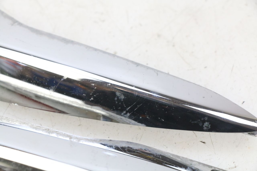 photo de GIUNZIONE PARAFANGO POSTERIORE PIAGGIO LIBERTY IGET 4T 50 (2015 - 2020) - Zoom sullo stato d'uso