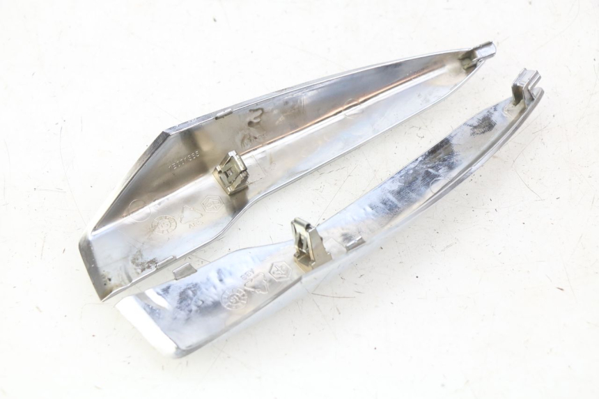 photo de GIUNZIONE PARAFANGO POSTERIORE PIAGGIO LIBERTY IGET 4T 50 (2015 - 2020) - Zoom sullo stato d'uso