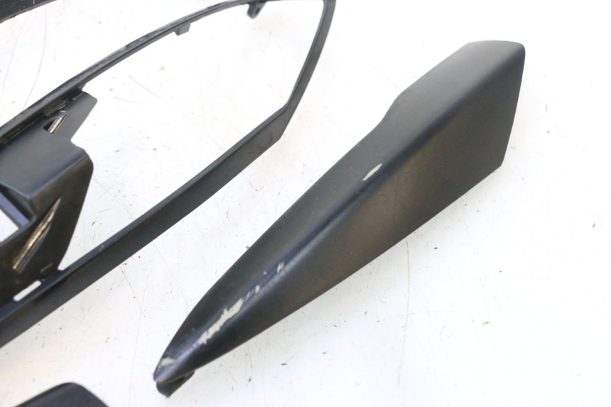 photo de CARENA POSTERIORE CONGIUNZIONE PIAGGIO LIBERTY IGET 4T 50 (2021 - 2025) - Zoom sullo stato d'uso