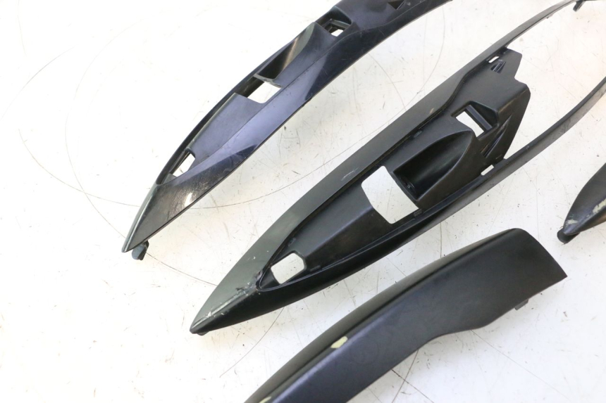 photo de CARENA POSTERIORE CONGIUNZIONE PIAGGIO LIBERTY IGET 4T 50 (2021 - 2025) - Primo piano tecnico