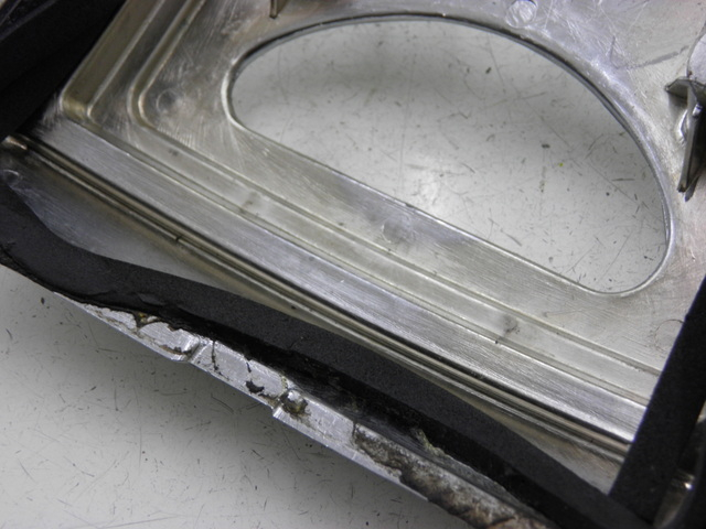 photo de Giunzione carenatura posteriore LML DLX 2T 125 (2008) - Dettagli dei punti di fissaggio