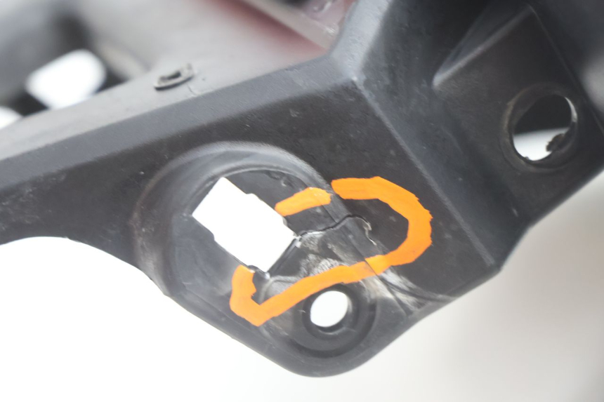 photo de CARENA POSTERIORE CONGIUNZIONE PEUGEOT LUDIX BLASTER 50 (2006 - 2014) - Dettagli dei punti di fissaggio