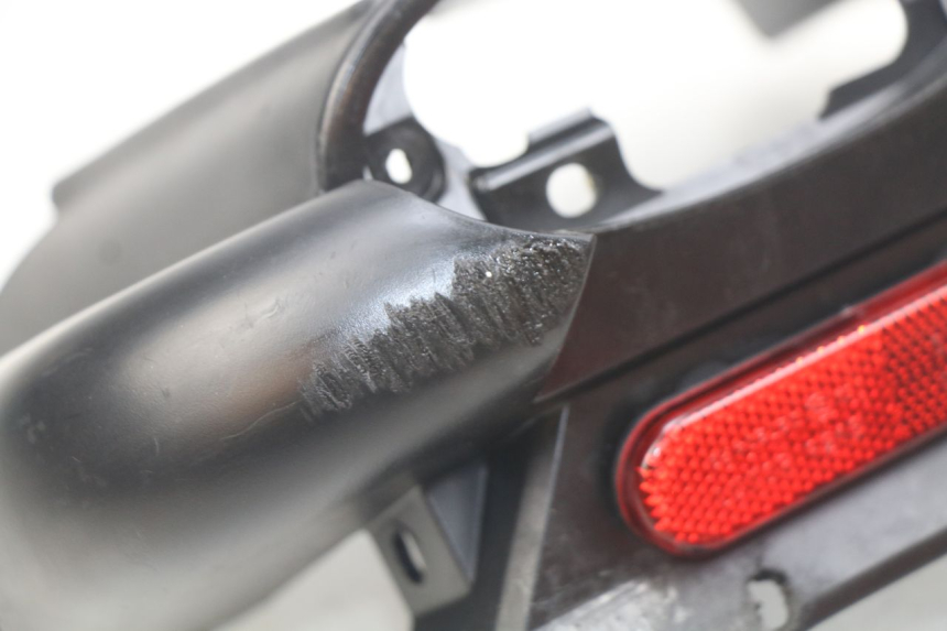 photo de GIUNZIONE PARAFANGO POSTERIORE PEUGEOT LUDIX 50 (2008 - 2017) - Dettagli dei punti di fissaggio