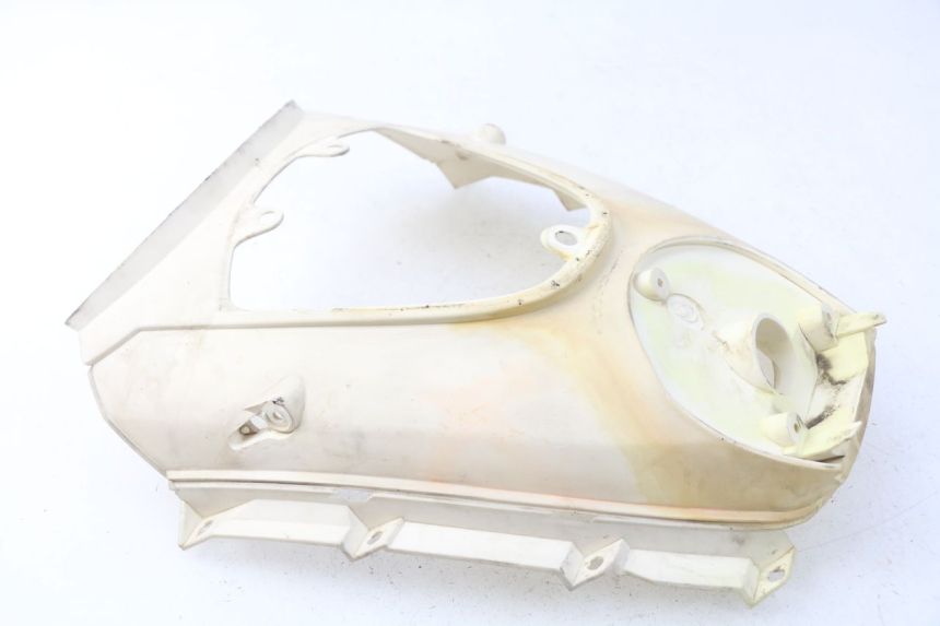 photo de Giunzione carenatura posteriore SYM MIO 100 (2006 - 2017) - Altra angolazione