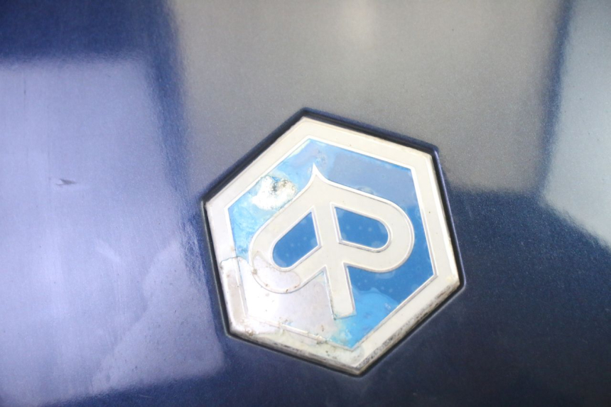 photo de GIUNTO CARENA POSTERIORE PIAGGIO MP3 RL 250 (2006 - 2010) - Zoom sullo stato d'uso