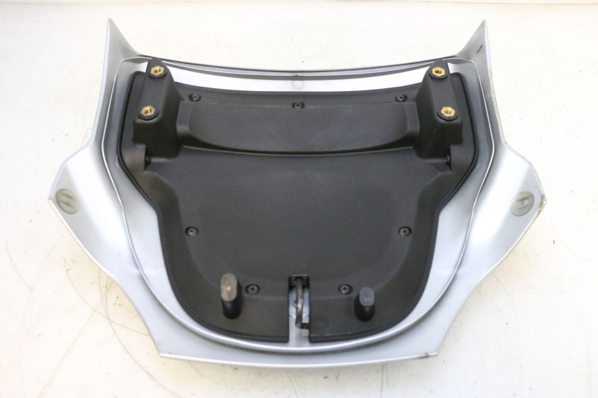 photo de GIUNZIONE PARAFANGO POSTERIORE PIAGGIO MP3 125 (2006 - 2014) - Primo piano tecnico
