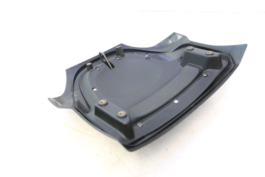 photo de GIUNZIONE PARAFANGO POSTERIORE PIAGGIO MP3 125 (2006 - 2014) - Altra angolazione