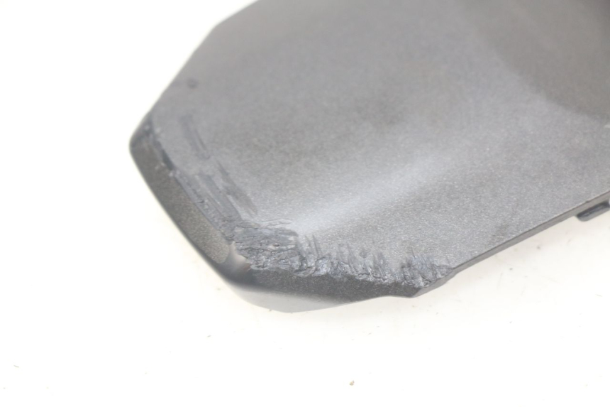 photo de GIUNZIONE PARAFANGO POSTERIORE YAMAHA MT-07 MT07 ABS 700 (2014 - 2017) - Altra angolazione