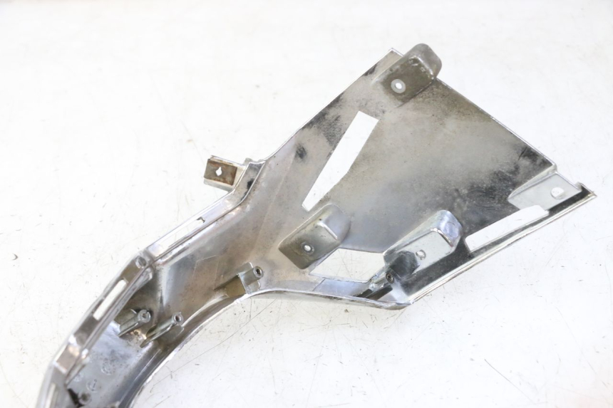 photo de CARENA POSTERIORE CONGIUNZIONE KYMCO LIKE 4T 50 (2019 - 2025) - Primo piano tecnico