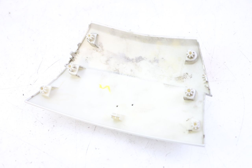 photo de GIUNZIONE PARAFANGO POSTERIORE PEUGEOT CITYSTAR 125 (2011 - 2017) - Dettaglio del componente