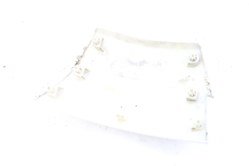 photo de GIUNZIONE PARAFANGO POSTERIORE PEUGEOT CITYSTAR 125 (2011 - 2017) - Dettagli dei punti di fissaggio