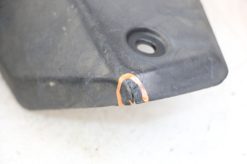 photo de GIUNZIONE PARAFANGO POSTERIORE PEUGEOT KISBEE 4T 50 (2018 - 2022) - Altra angolazione