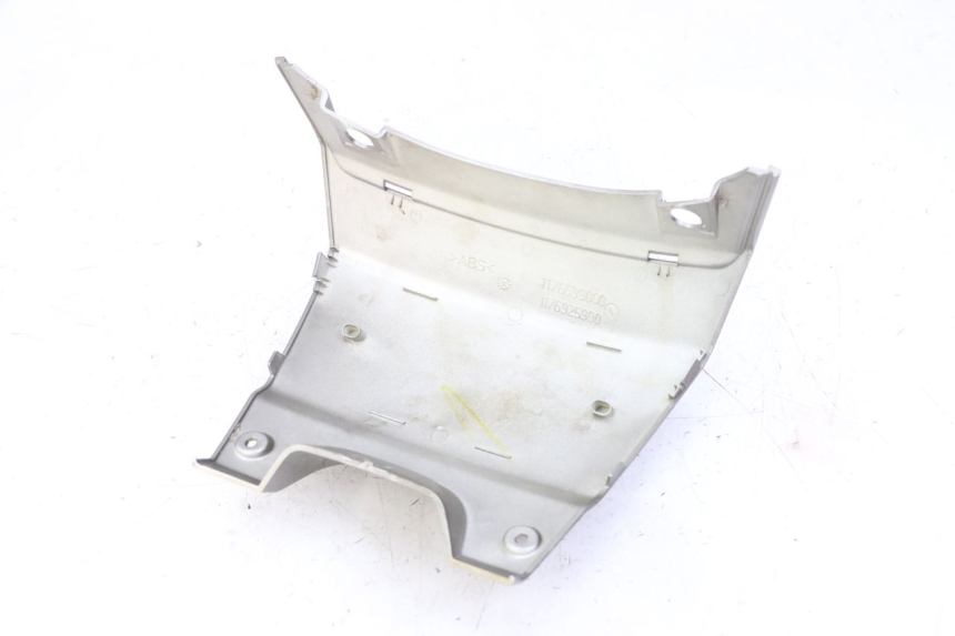 photo de CARENA POSTERIORE CONGIUNZIONE PEUGEOT SATELIS 125 (2013 - 2018) - Primo piano tecnico